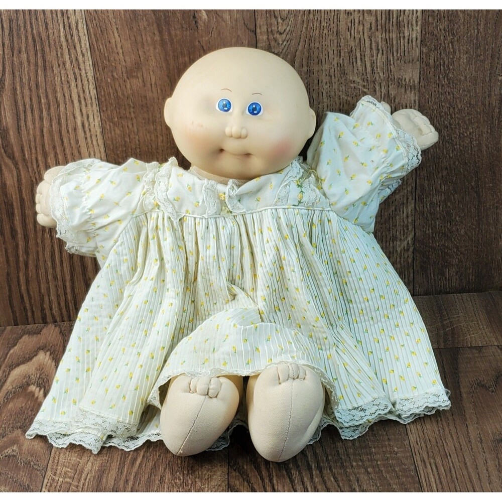 Cabbage Patch Kids Head Mold #8 Dimples Bald Blue Eyes 1984